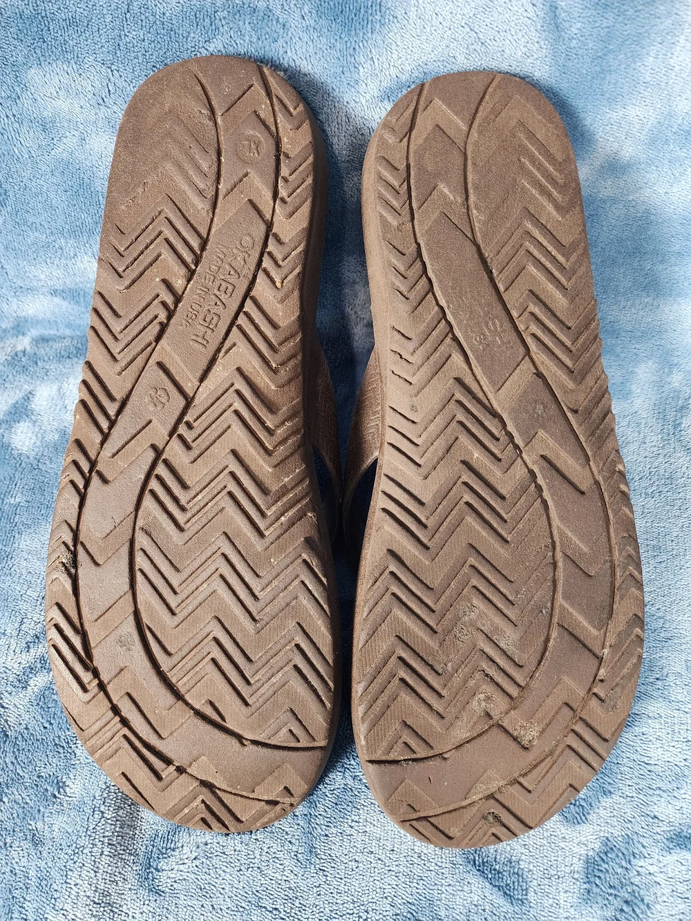 Okabashi Men's Brown Flip Flop Sandals with Textured Straps